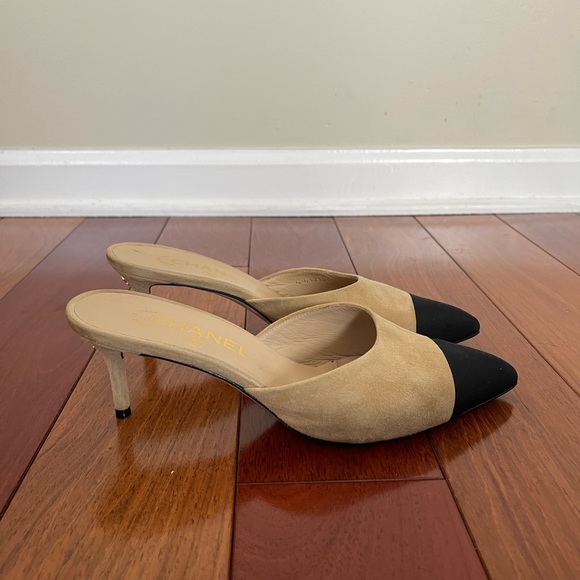 AUTHENTIC Chanel Suede Pointed Toe Kitten Heels 38 - Picture 4 of 13
